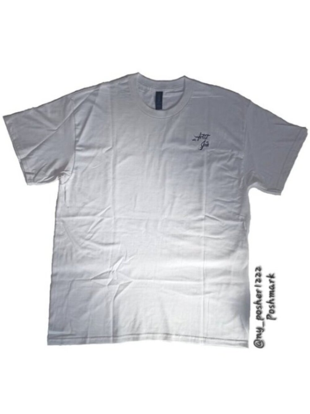 𝗚𝗜𝗟𝗗𝗔𝗡 𝓐𝓻𝓽𝓲𝓼𝓽 𝓘𝓷𝓴 Men's Graphic Tee White (Size L) 🎨